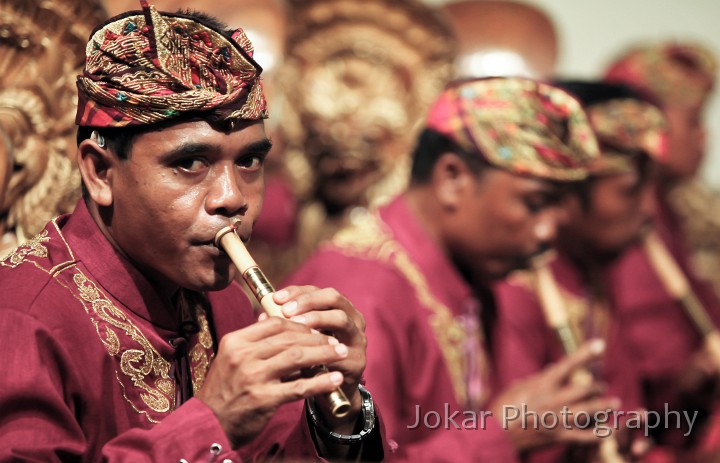 Puri_Saraswati_dance_20100918_200.jpg - Suling (flute) players, Puri Saraswati, Ubud, Bali