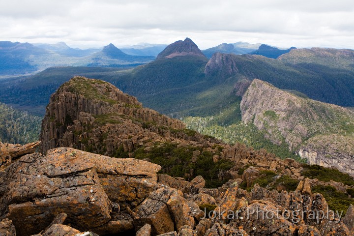 Overland_Track_20090210_698.jpg - View looking north from The Acropolis, Du Cane Range, Overland Track, Tasmania
