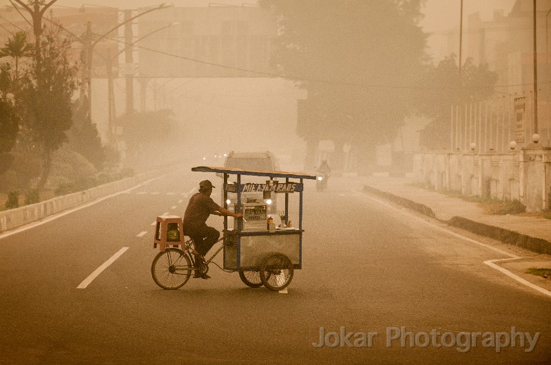 Palangkaraya_kabut_asap_20151023_080.jpg