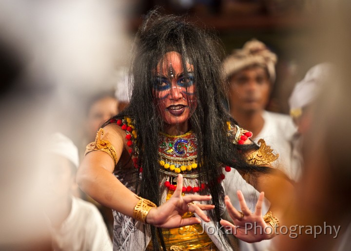 Pura_Gunung_Lebah_20100307_232.jpg - 26. PURA GUNUNG LEBAH #3 - An acolyte of the witch-widow Rangda during a late-night performance of the Calon Arang drama at the Pura Gunung Lebah temple, Campuhan.